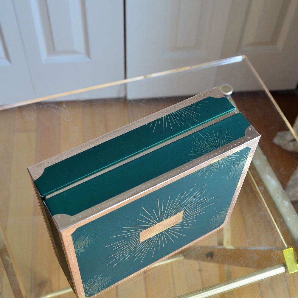 La Mer Gift Box - Picture 5 of 7